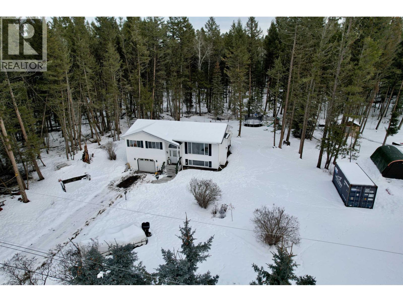 4983 Smith Road, 108 Mile Ranch, BC - Outdoor