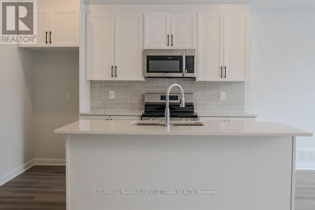 415 Silverberry Private, Ottawa, ON - Indoor Photo Showing Kitchen With Upgraded Kitchen