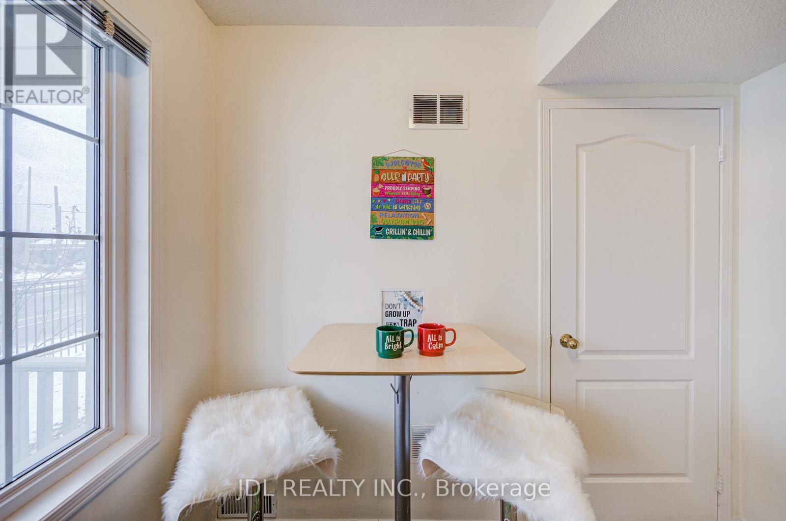 14 - 10 Post Oak Drive, Richmond Hill, ON - Indoor