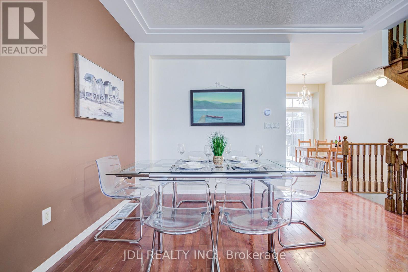 14 - 10 Post Oak Drive, Richmond Hill, ON - Indoor Photo Showing Dining Room