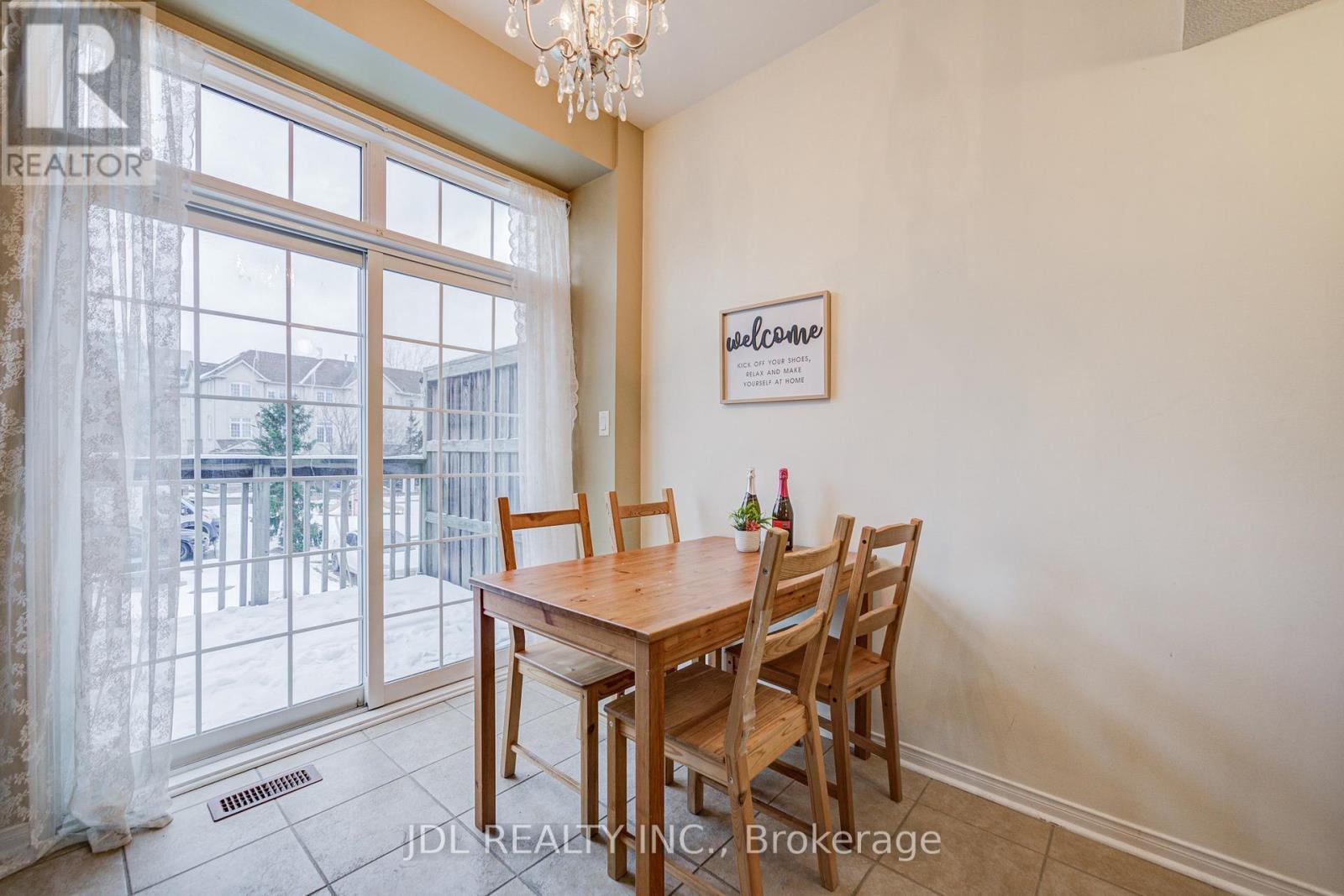 14 - 10 Post Oak Drive, Richmond Hill, ON - Indoor Photo Showing Dining Room