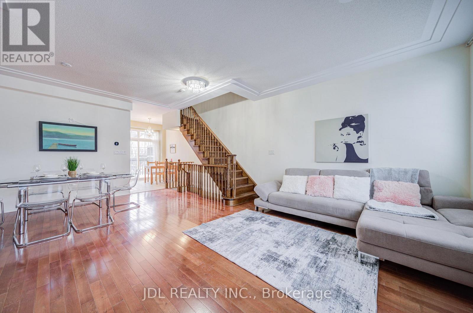 14 - 10 Post Oak Drive, Richmond Hill, ON - Indoor Photo Showing Living Room