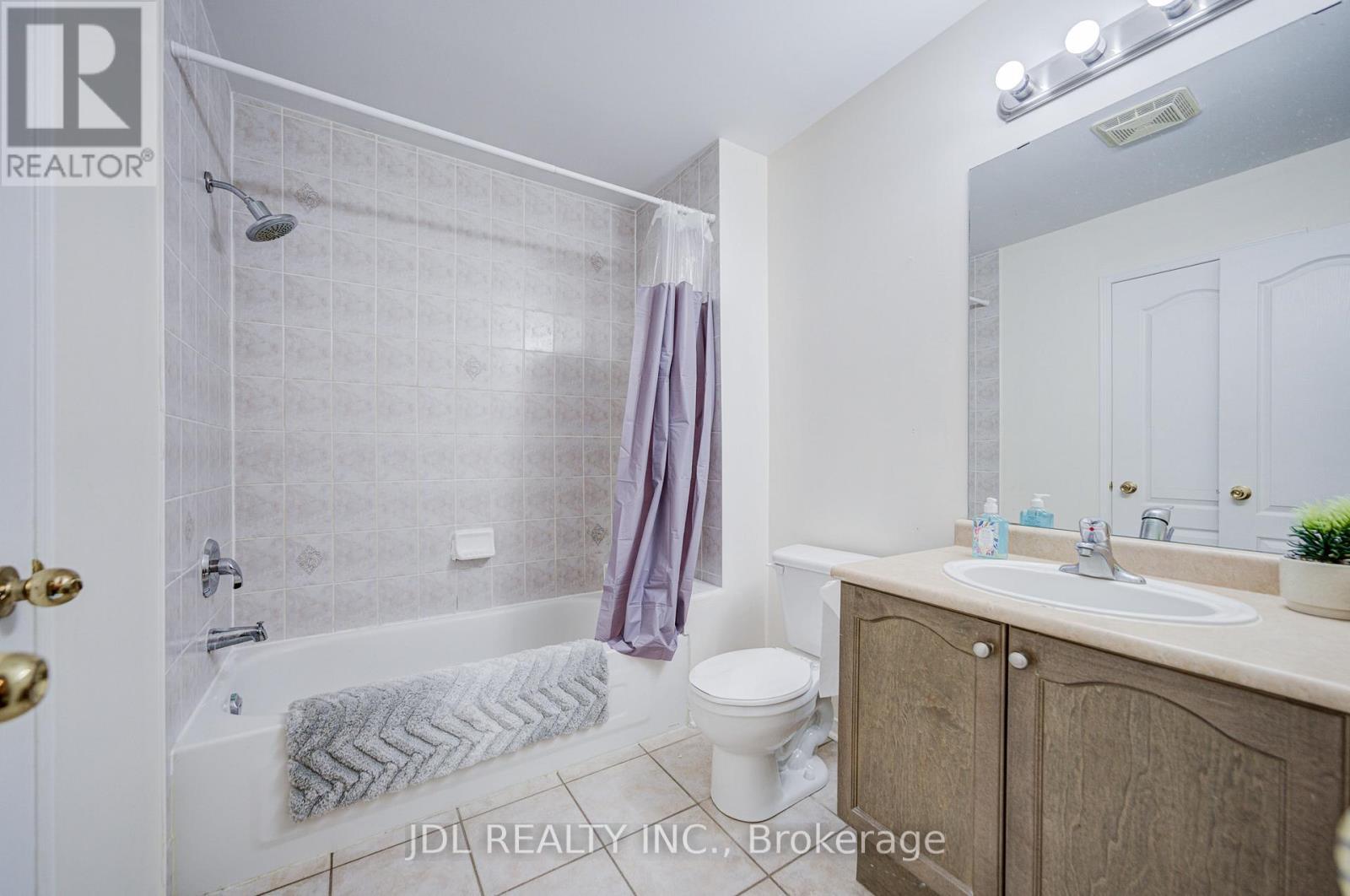 14 - 10 Post Oak Drive, Richmond Hill, ON - Indoor Photo Showing Bathroom