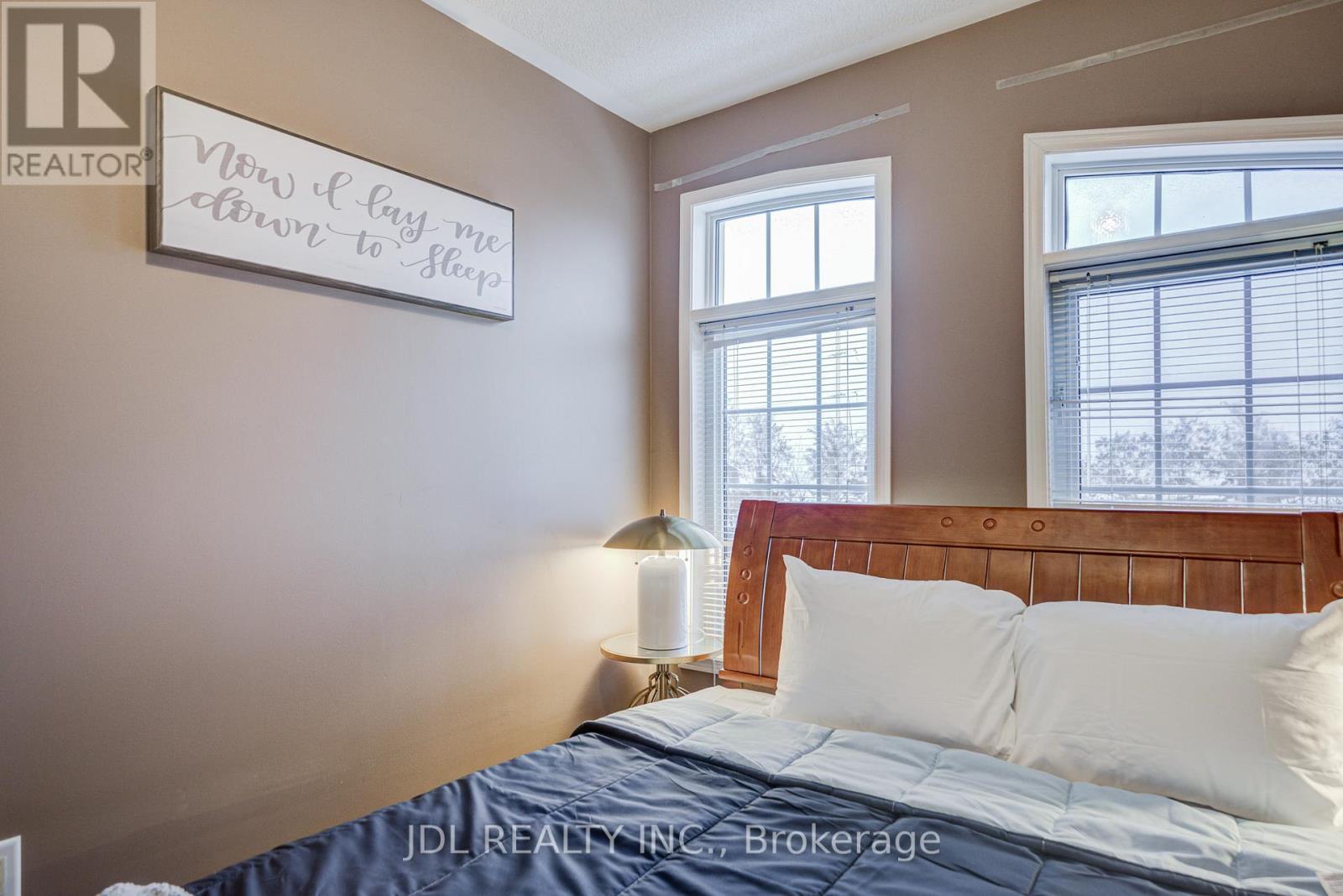14 - 10 Post Oak Drive, Richmond Hill, ON - Indoor Photo Showing Bedroom