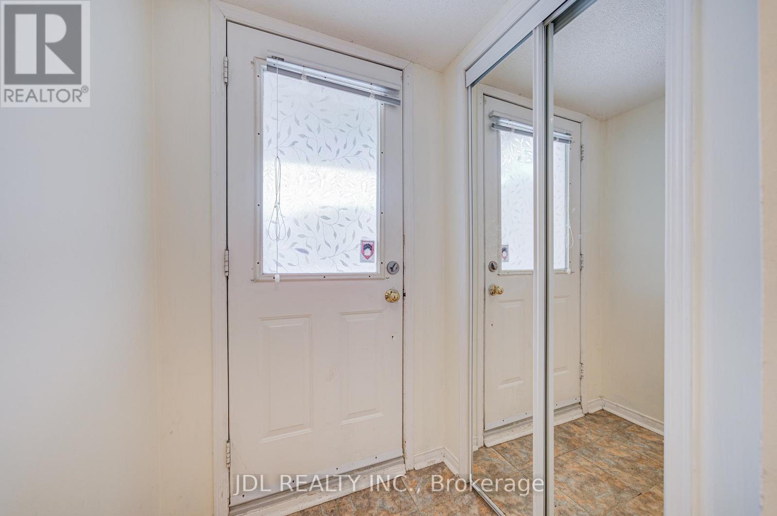 14 - 10 Post Oak Drive, Richmond Hill, ON - Indoor Photo Showing Other Room