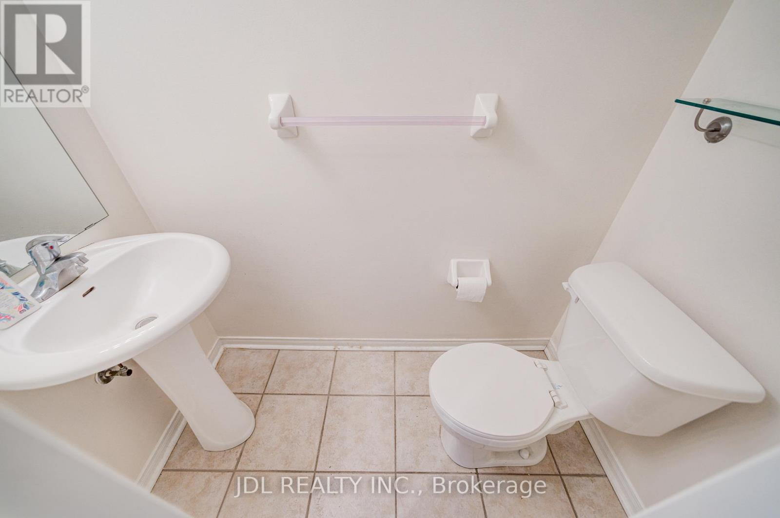 14 - 10 Post Oak Drive, Richmond Hill, ON - Indoor Photo Showing Bathroom