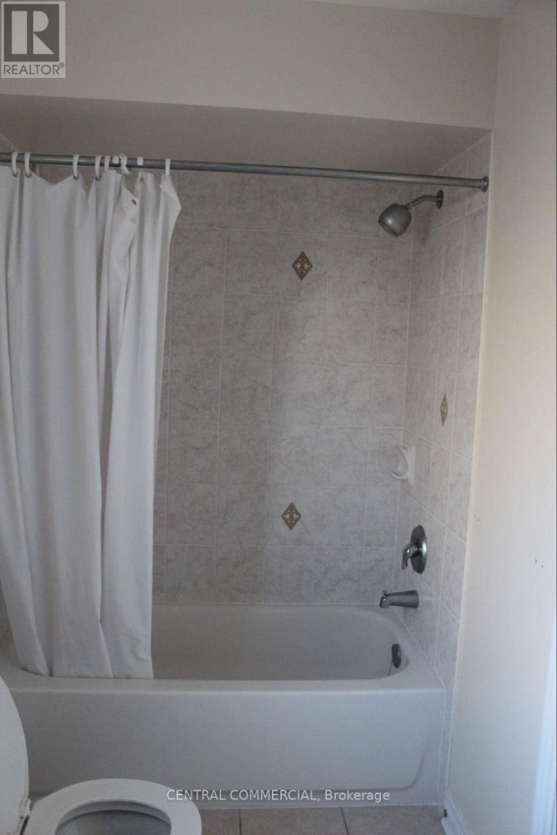 Main & Second Floor - 11 Shallot Court S, Richmond Hill, ON - Indoor Photo Showing Bathroom