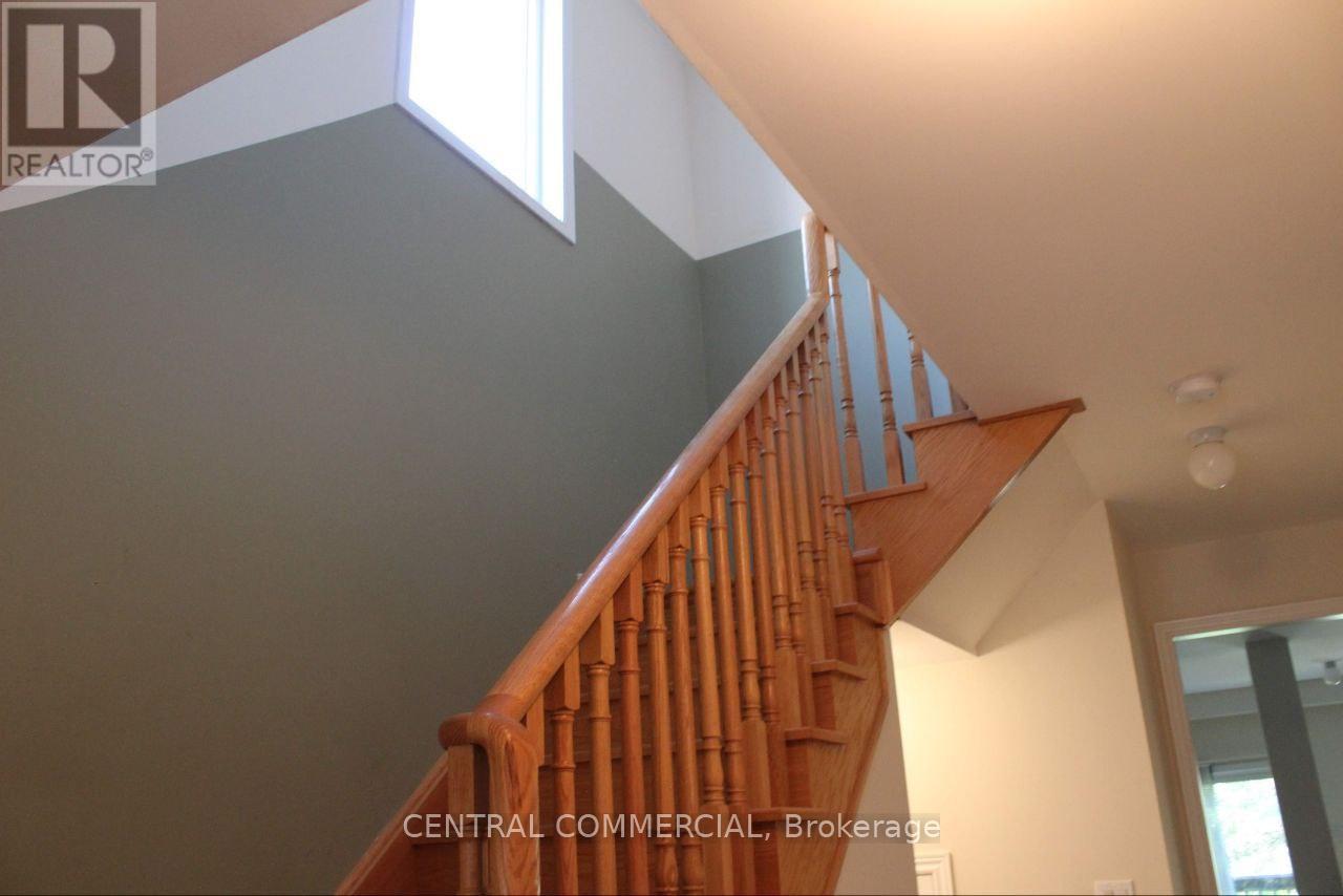 Main & Second Floor - 11 Shallot Court S, Richmond Hill, ON - Indoor Photo Showing Other Room