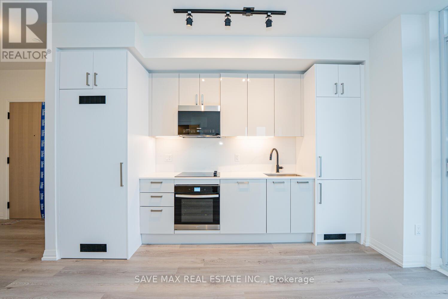 Ph 11 - 280 Dundas Street W, Toronto, ON - Indoor Photo Showing Kitchen