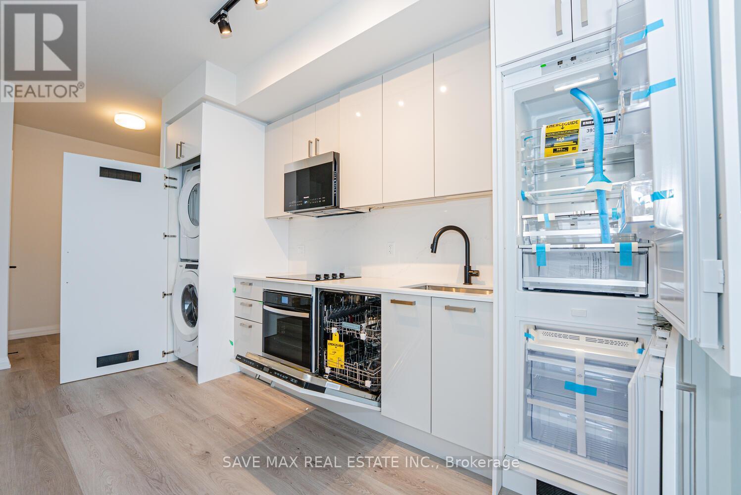 Ph 11 - 280 Dundas Street W, Toronto, ON - Indoor Photo Showing Kitchen