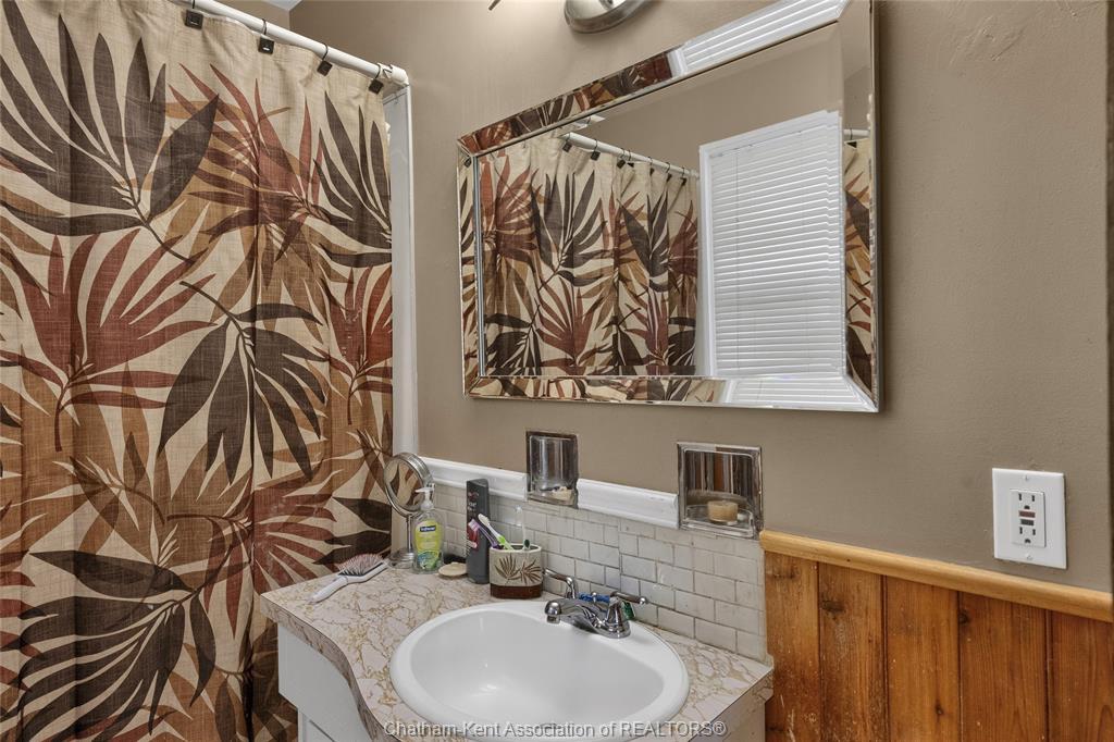 48 Cornhill Street, Chatham, ON