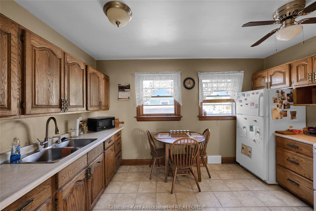 48 Cornhill Street, Chatham, ON