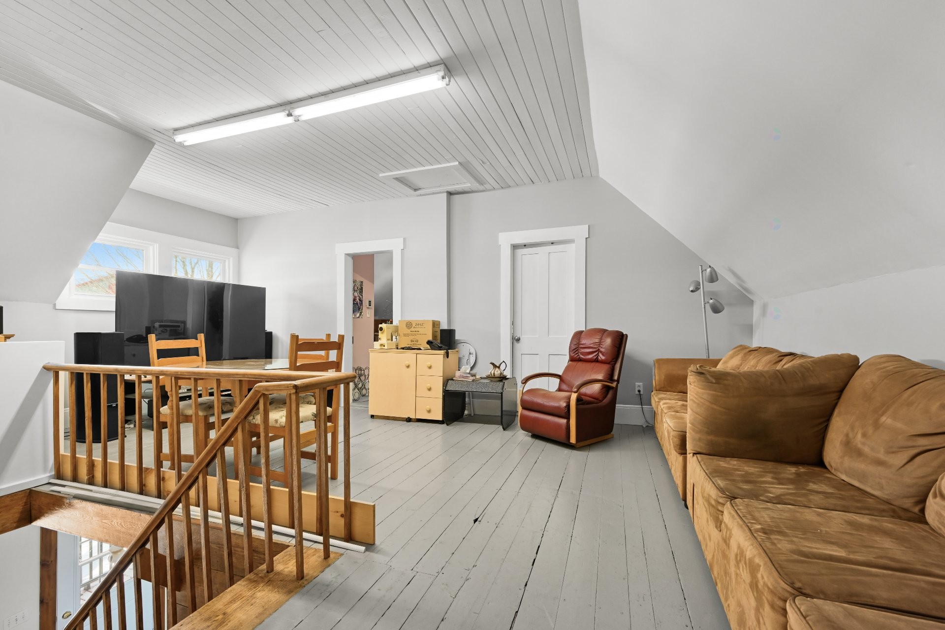 Salon - 231 Ch. Macaulay, Dudswell, QC
