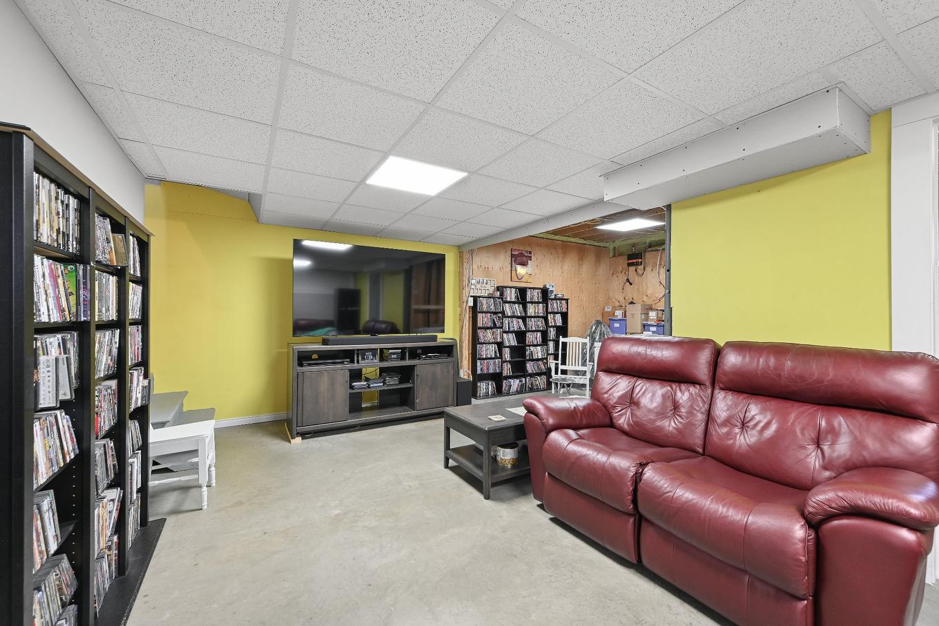 Salon - 231 Ch. Macaulay, Dudswell, QC