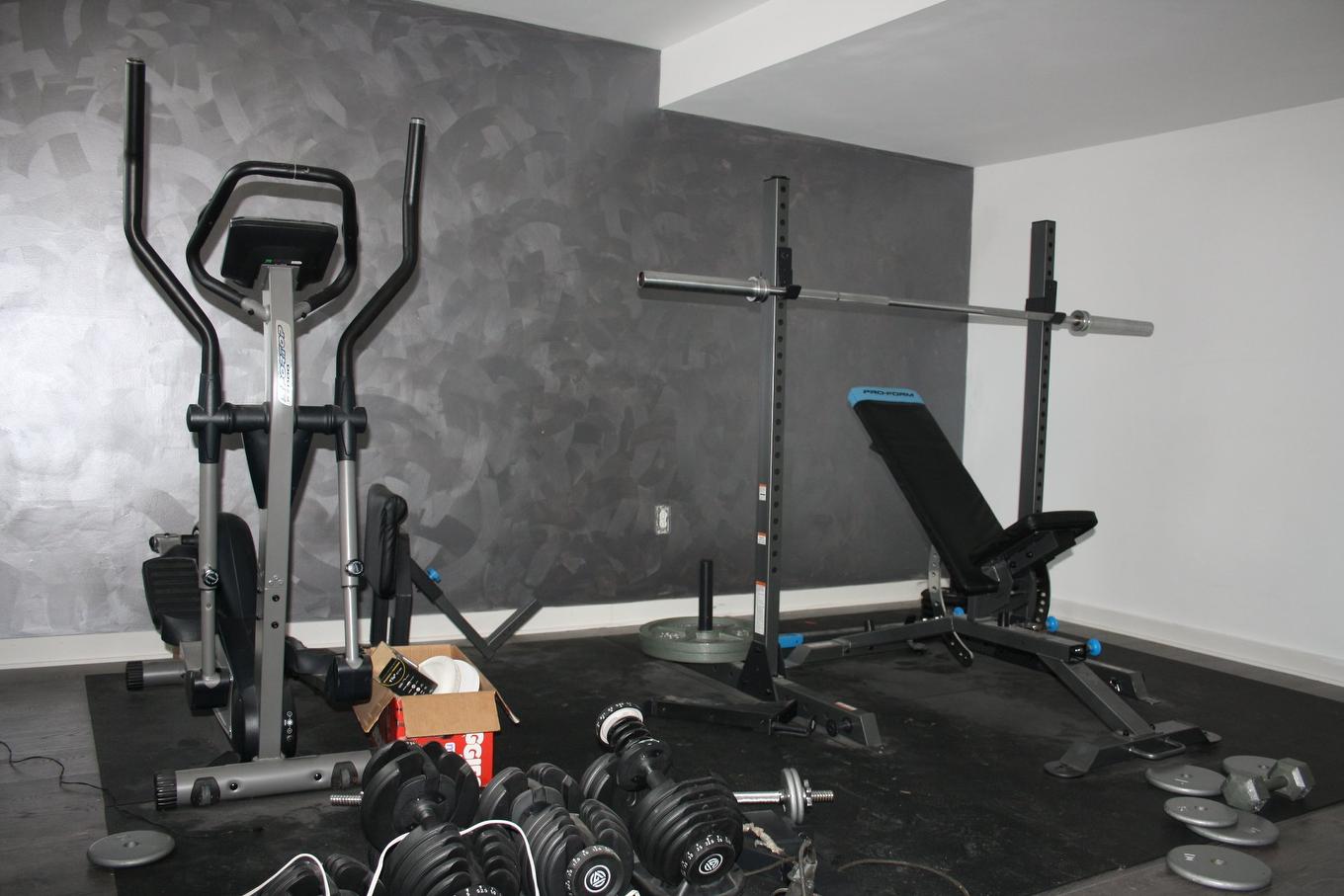 Bedroom - 12283 70E Avenue, Montréal (Rivière-Des-Prairies/Pointe-Aux-Trembles), QC - Indoor Photo Showing Gym Room