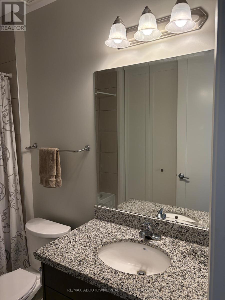 519 - 118 King Street E, Hamilton, ON - Indoor Photo Showing Bathroom