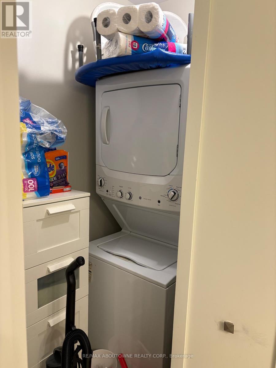 419 - 118 King Street E, Hamilton, ON - Indoor Photo Showing Laundry Room