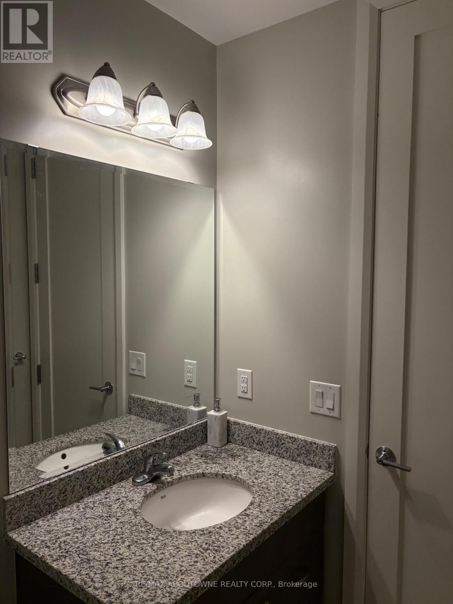 419 - 118 King Street E, Hamilton, ON - Indoor Photo Showing Bathroom