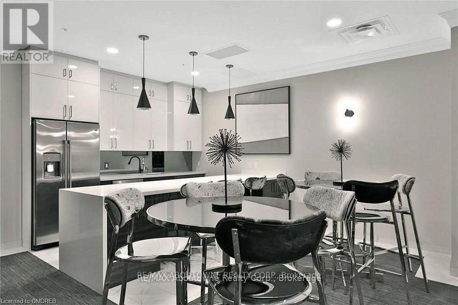 419 - 118 King Street E, Hamilton, ON - Indoor Photo Showing Dining Room