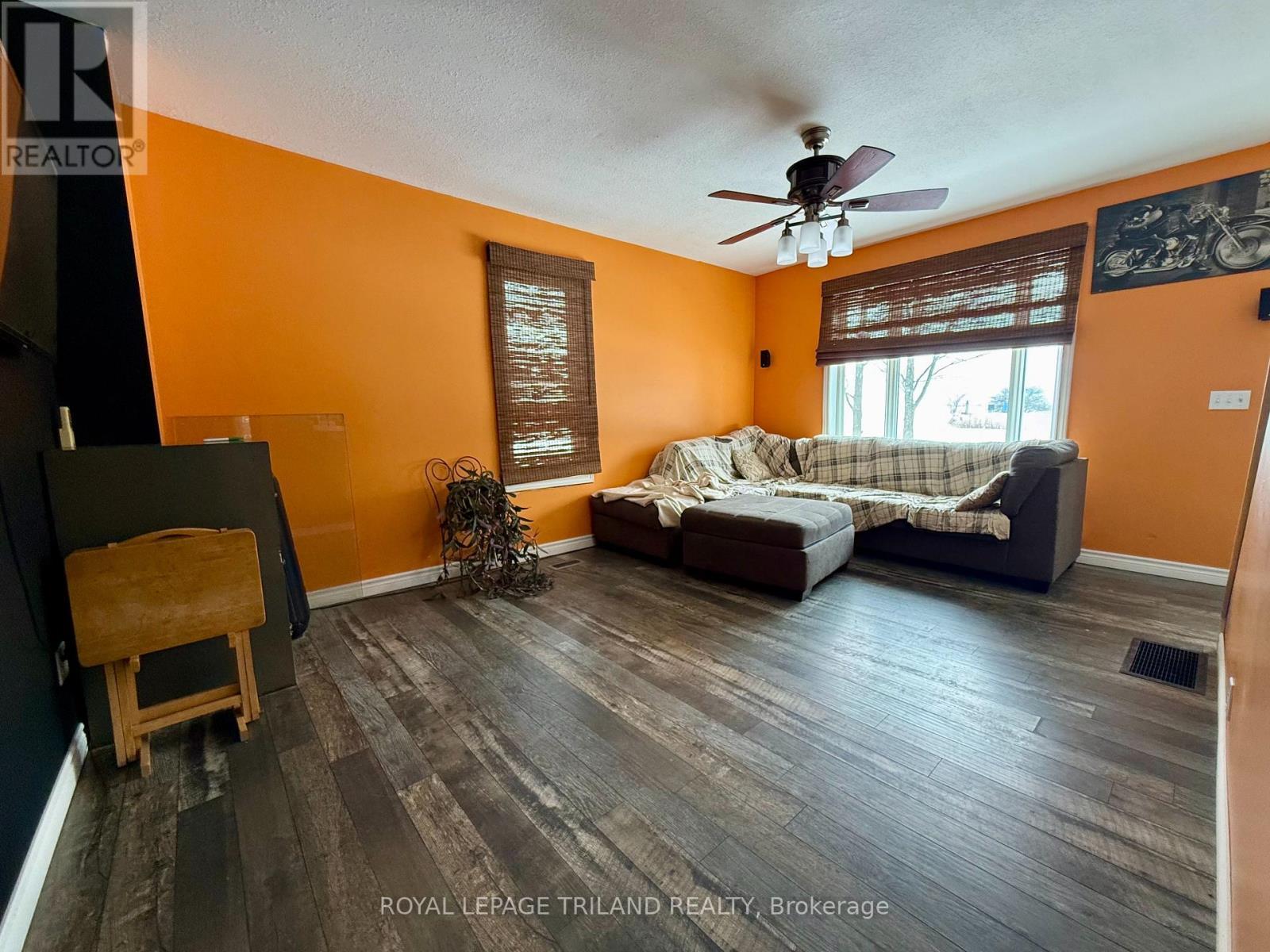 29800 Centre Road, Adelaide Metcalfe, ON - Indoor