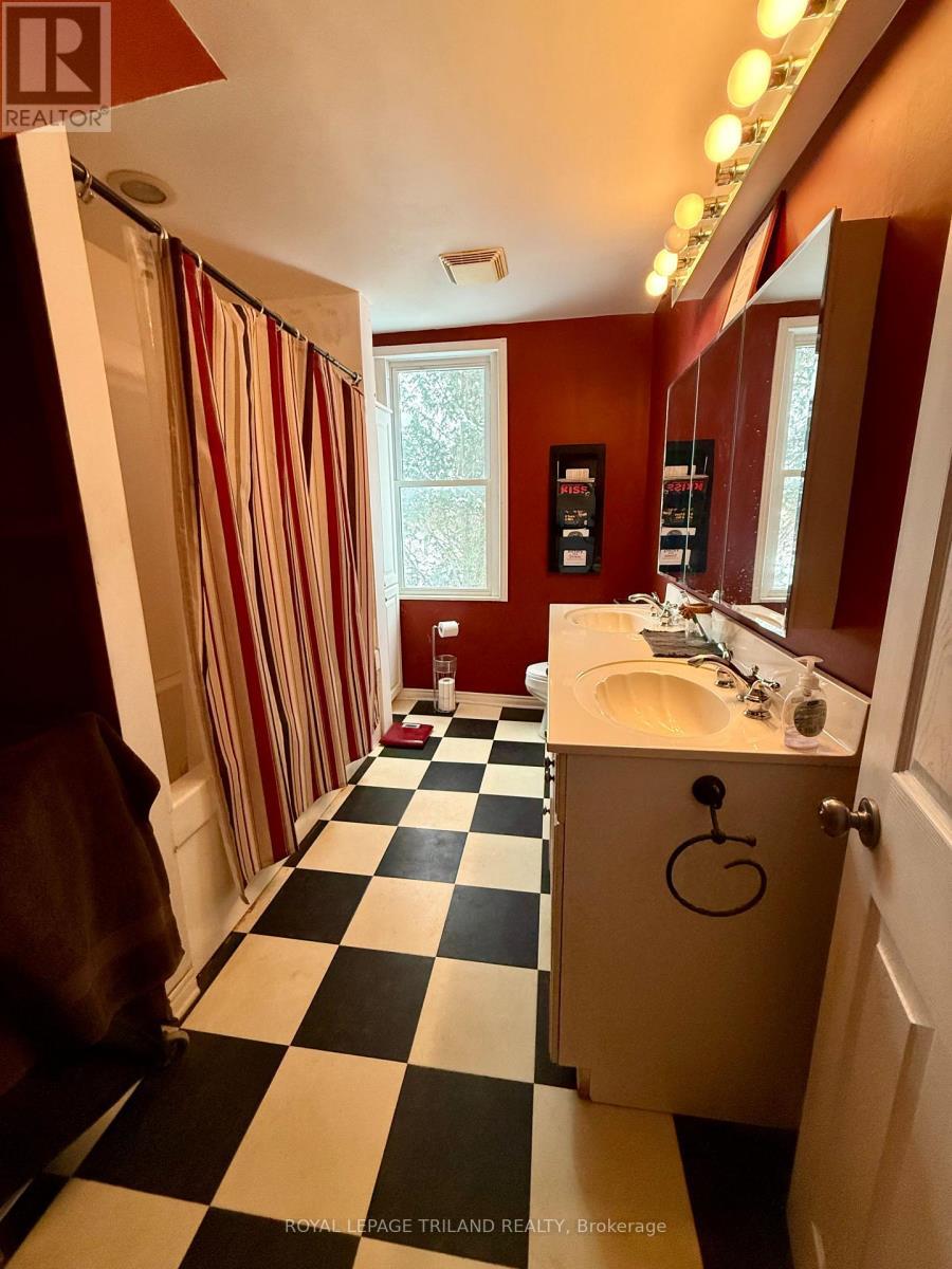 29800 Centre Road, Adelaide Metcalfe, ON - Indoor