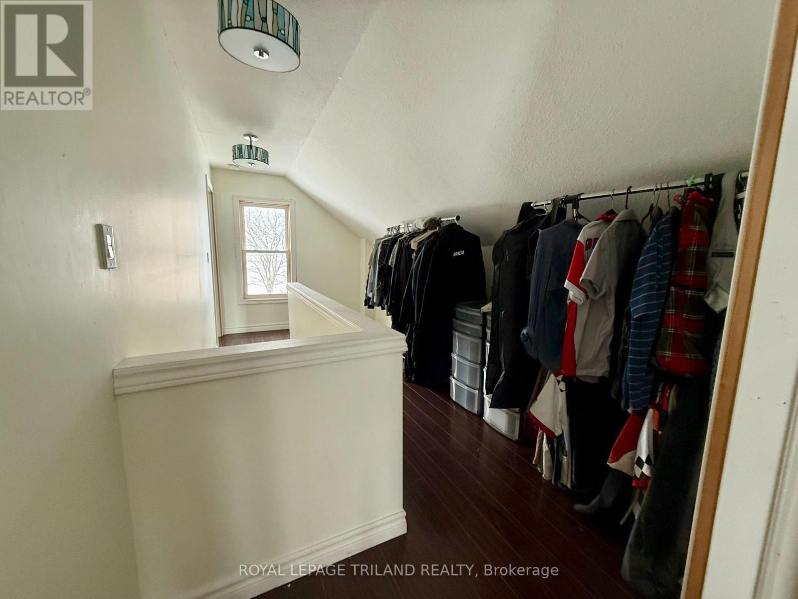 29800 Centre Road, Adelaide Metcalfe, ON - Indoor