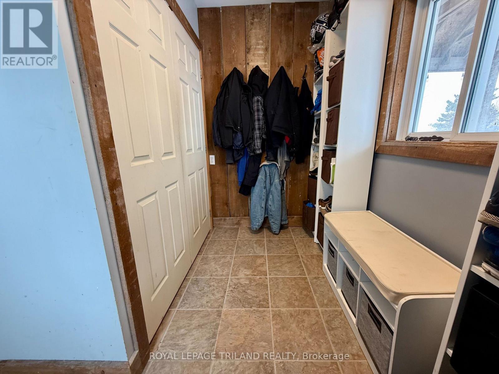 29800 Centre Road, Adelaide Metcalfe, ON - Indoor Photo Showing Other Room