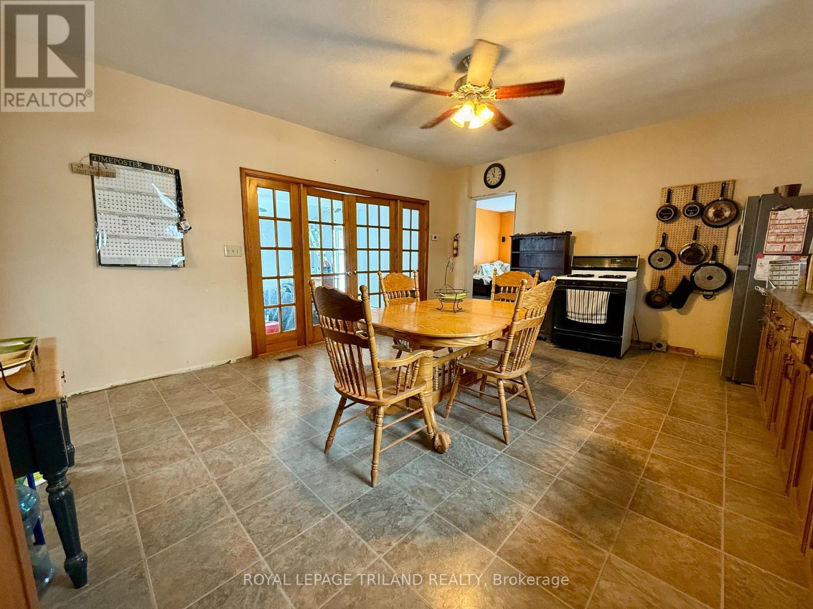 29800 Centre Road, Adelaide Metcalfe, ON - Indoor Photo Showing Dining Room