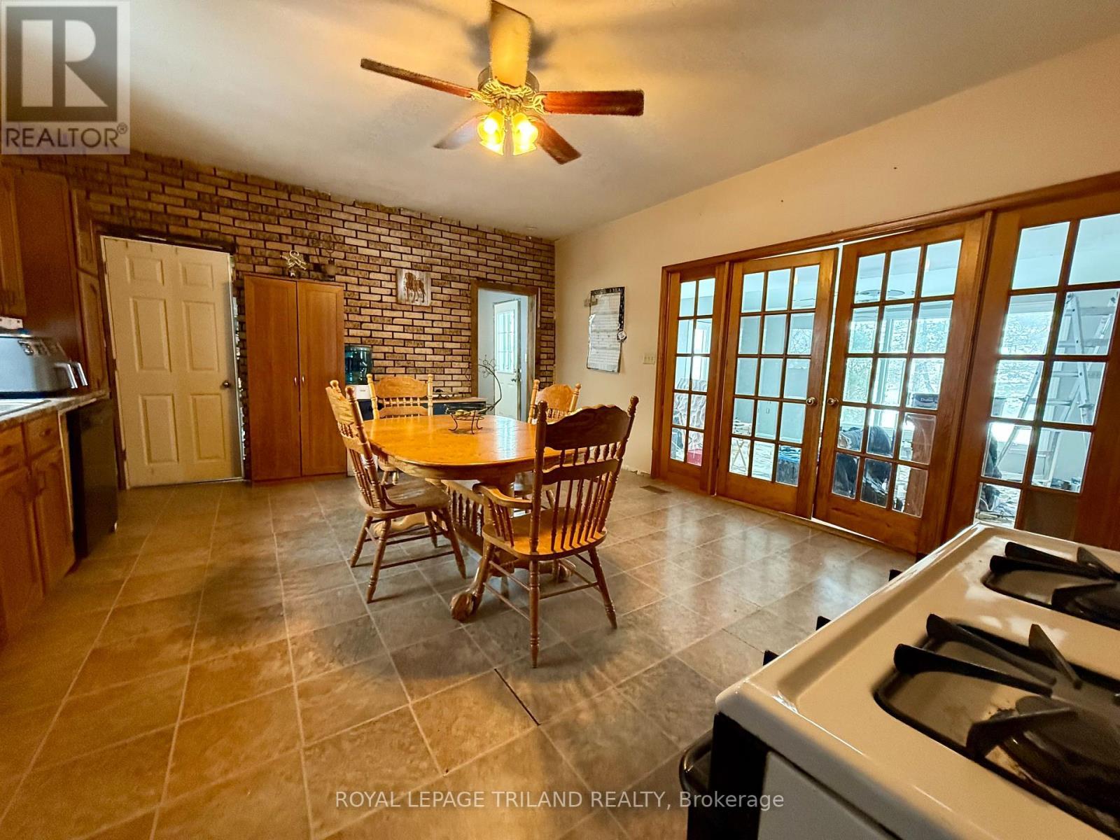 29800 Centre Road, Adelaide Metcalfe, ON - Indoor Photo Showing Dining Room