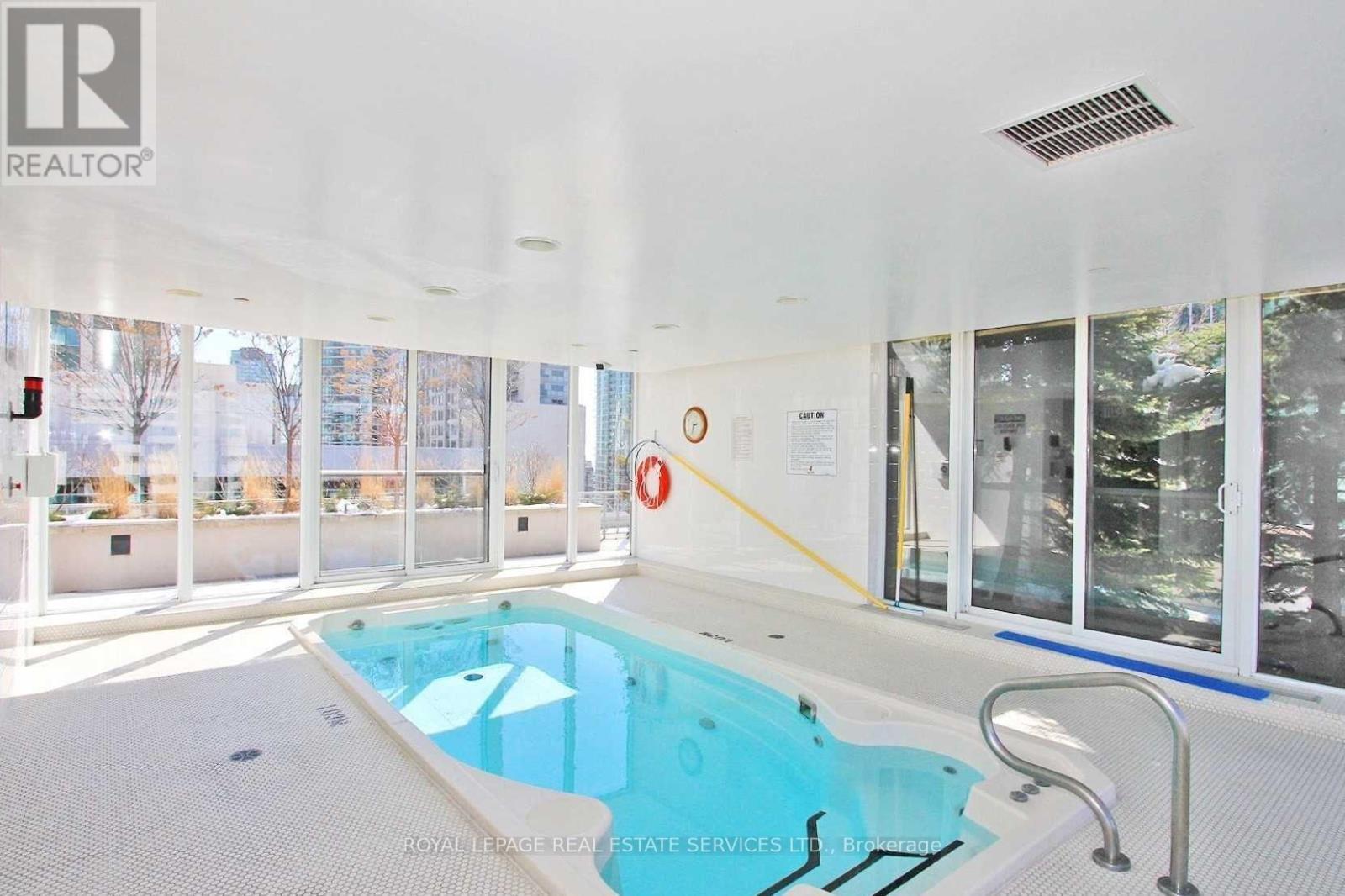 210 - 270 Wellington Street W, Toronto, ON - Indoor Photo Showing Other Room With In Ground Pool