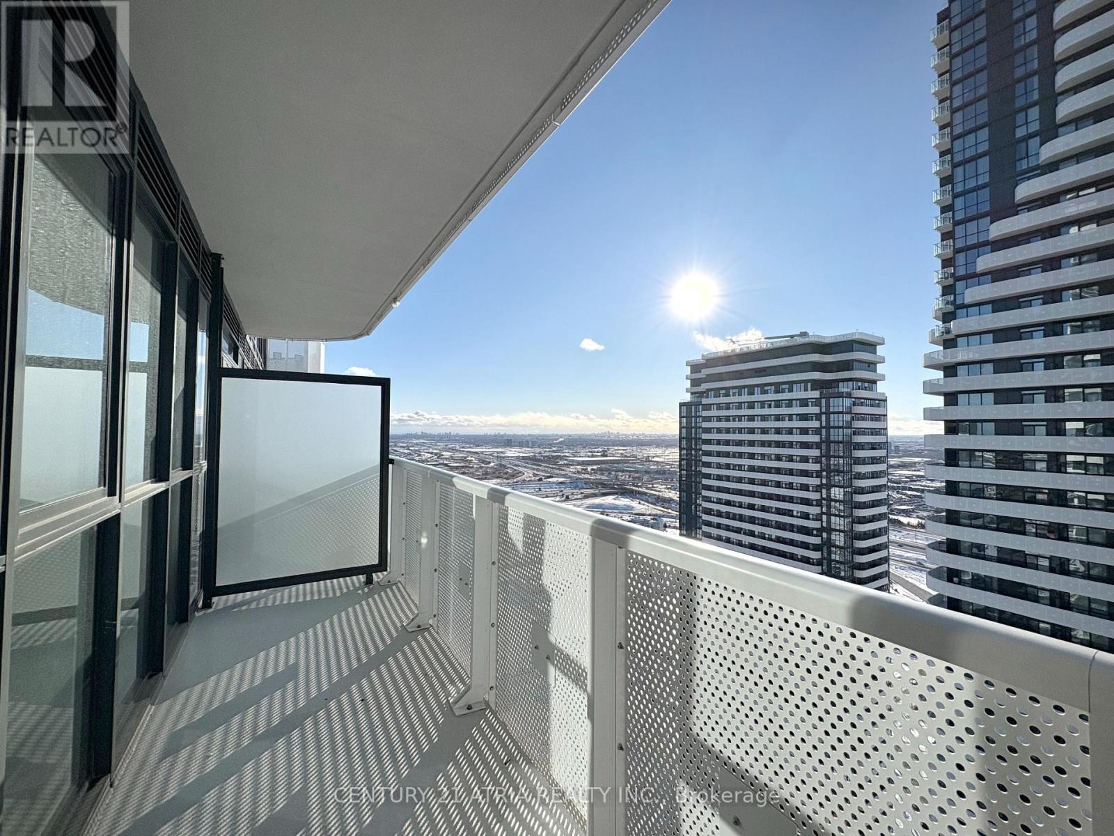 4801 - 8 Interchange Way, Vaughan, ON - Outdoor With Exterior