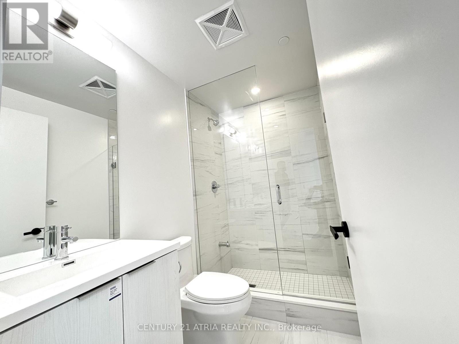 4801 - 8 Interchange Way, Vaughan, ON - Indoor Photo Showing Bathroom