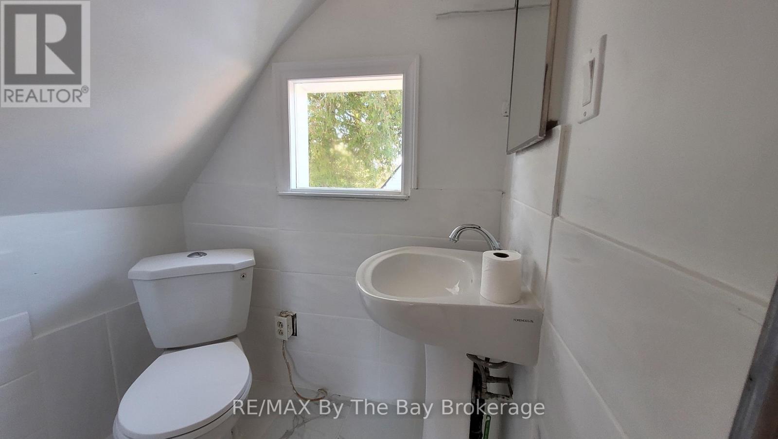 46 Glenwood Drive, Wasaga Beach, ON - Indoor Photo Showing Bathroom