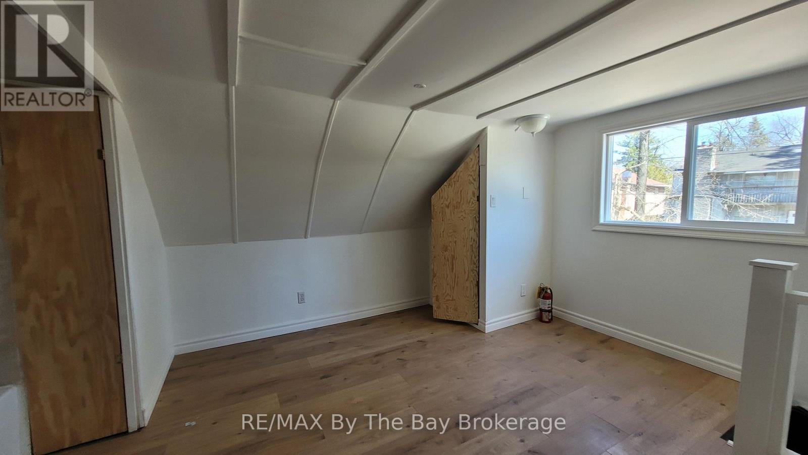 46 Glenwood Drive, Wasaga Beach, ON - Indoor Photo Showing Other Room