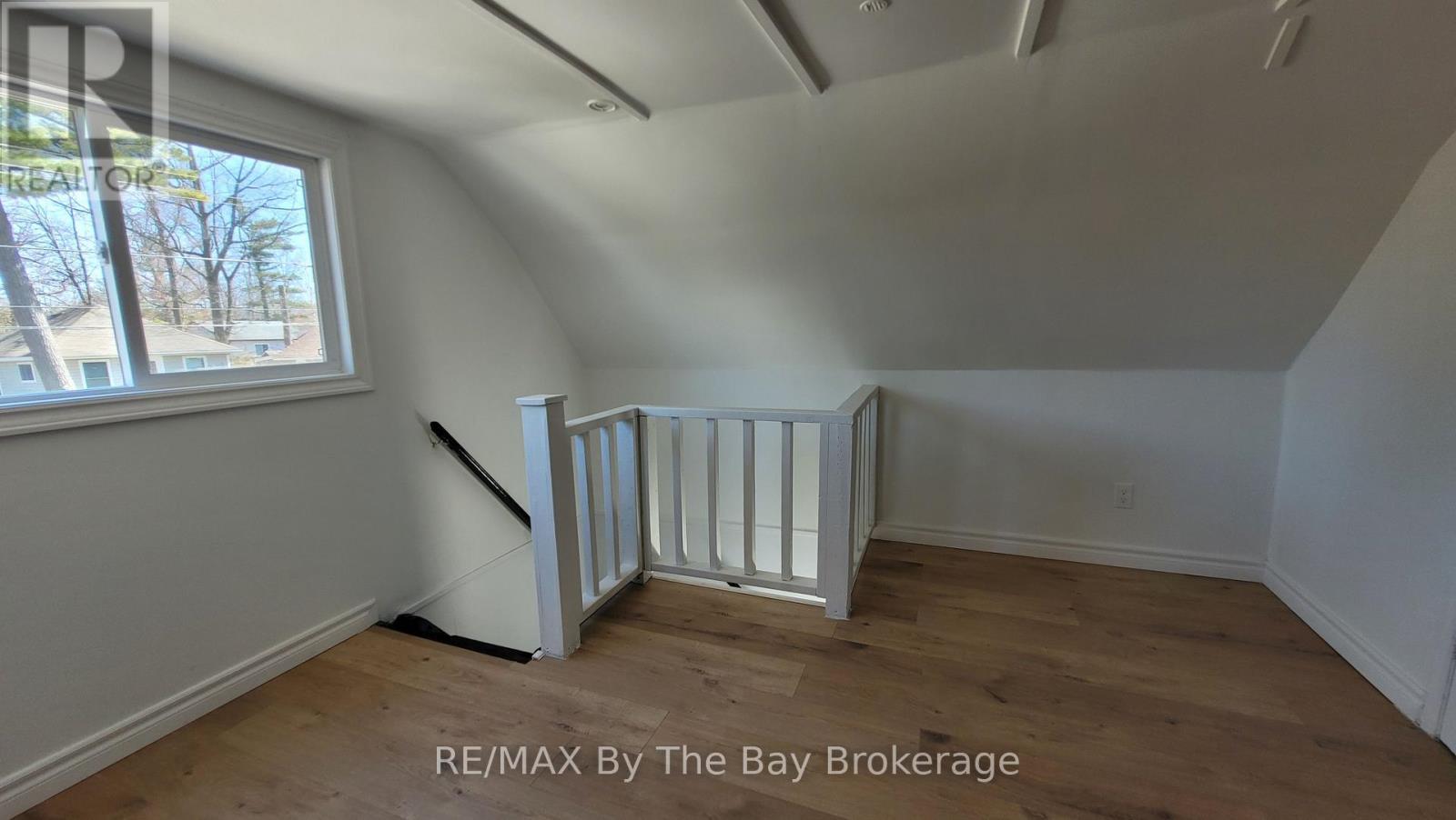 46 Glenwood Drive, Wasaga Beach, ON - Indoor Photo Showing Other Room