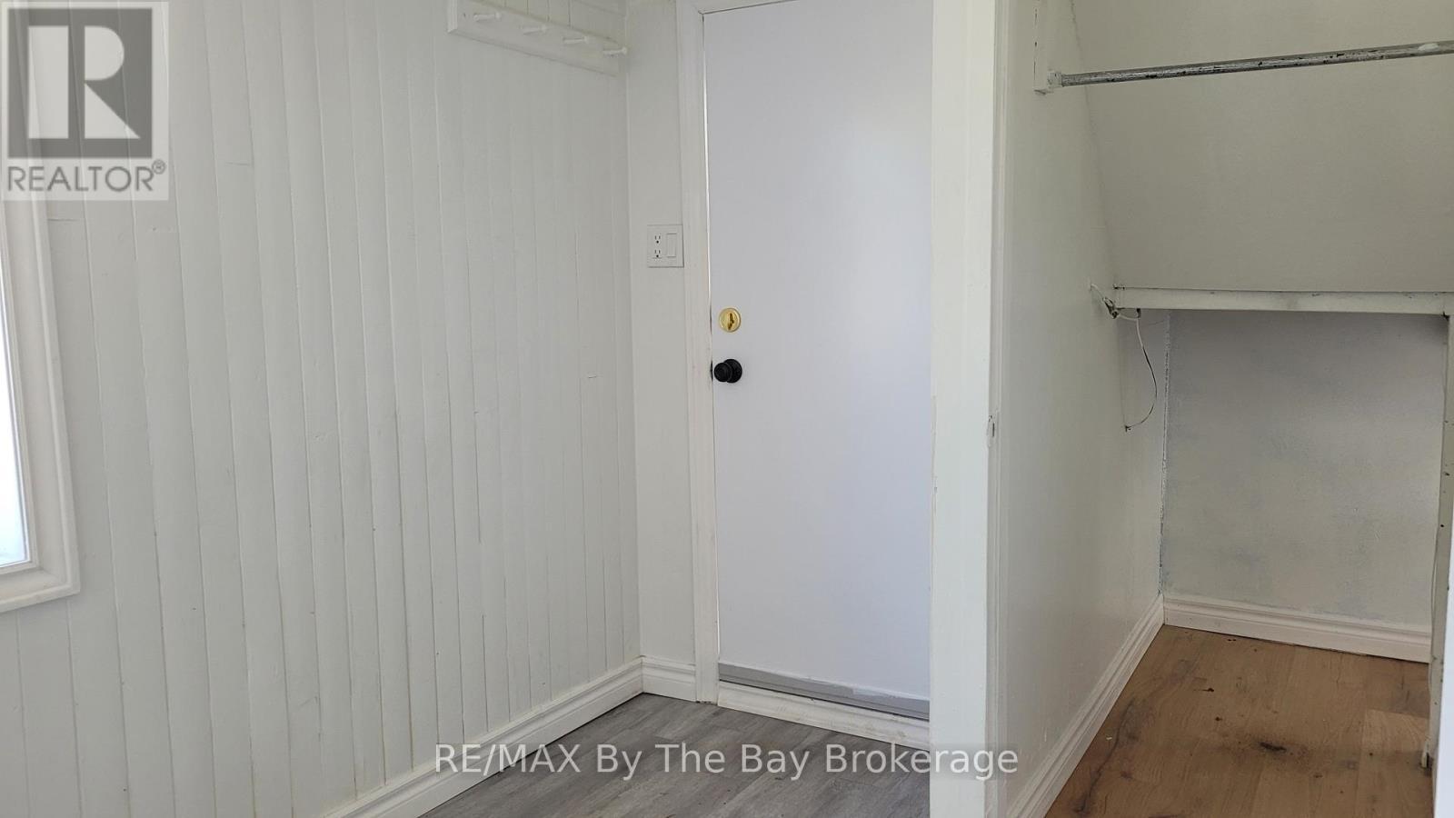 46 Glenwood Drive, Wasaga Beach, ON - Indoor Photo Showing Other Room