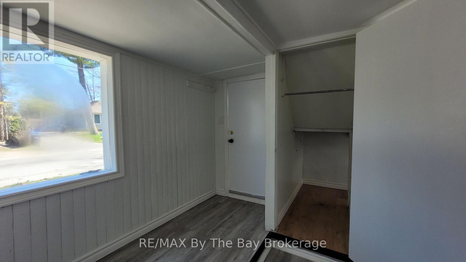 46 Glenwood Drive, Wasaga Beach, ON - Indoor Photo Showing Other Room