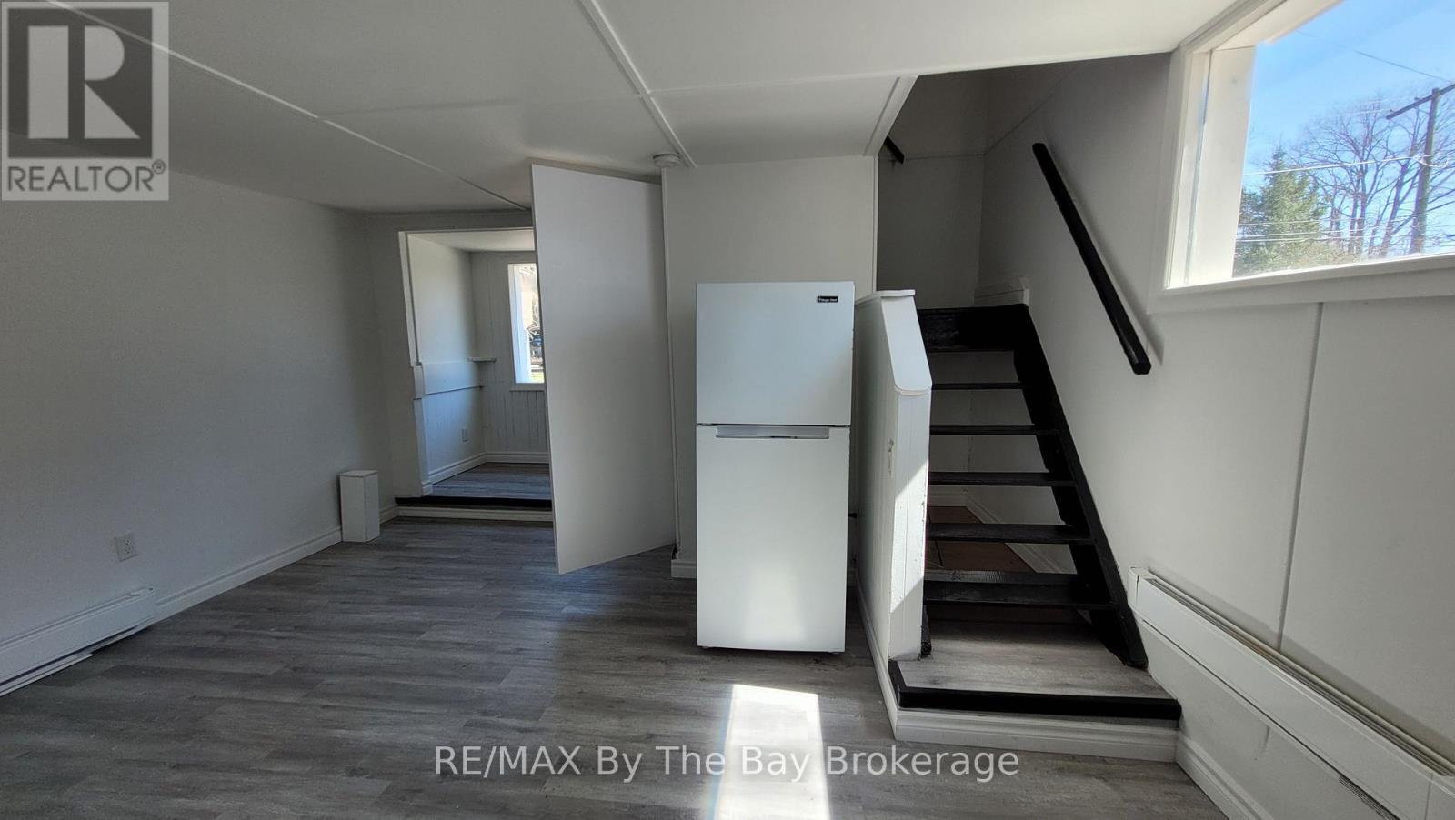 46 Glenwood Drive, Wasaga Beach, ON - Indoor Photo Showing Other Room