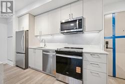 Contemporary Kitchen is both Functional & Elegant -