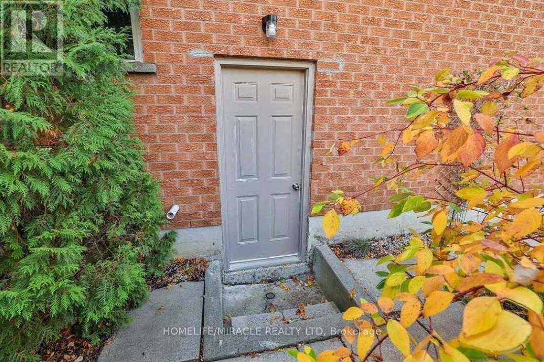 174 Torrance Wood, Brampton, ON - Outdoor