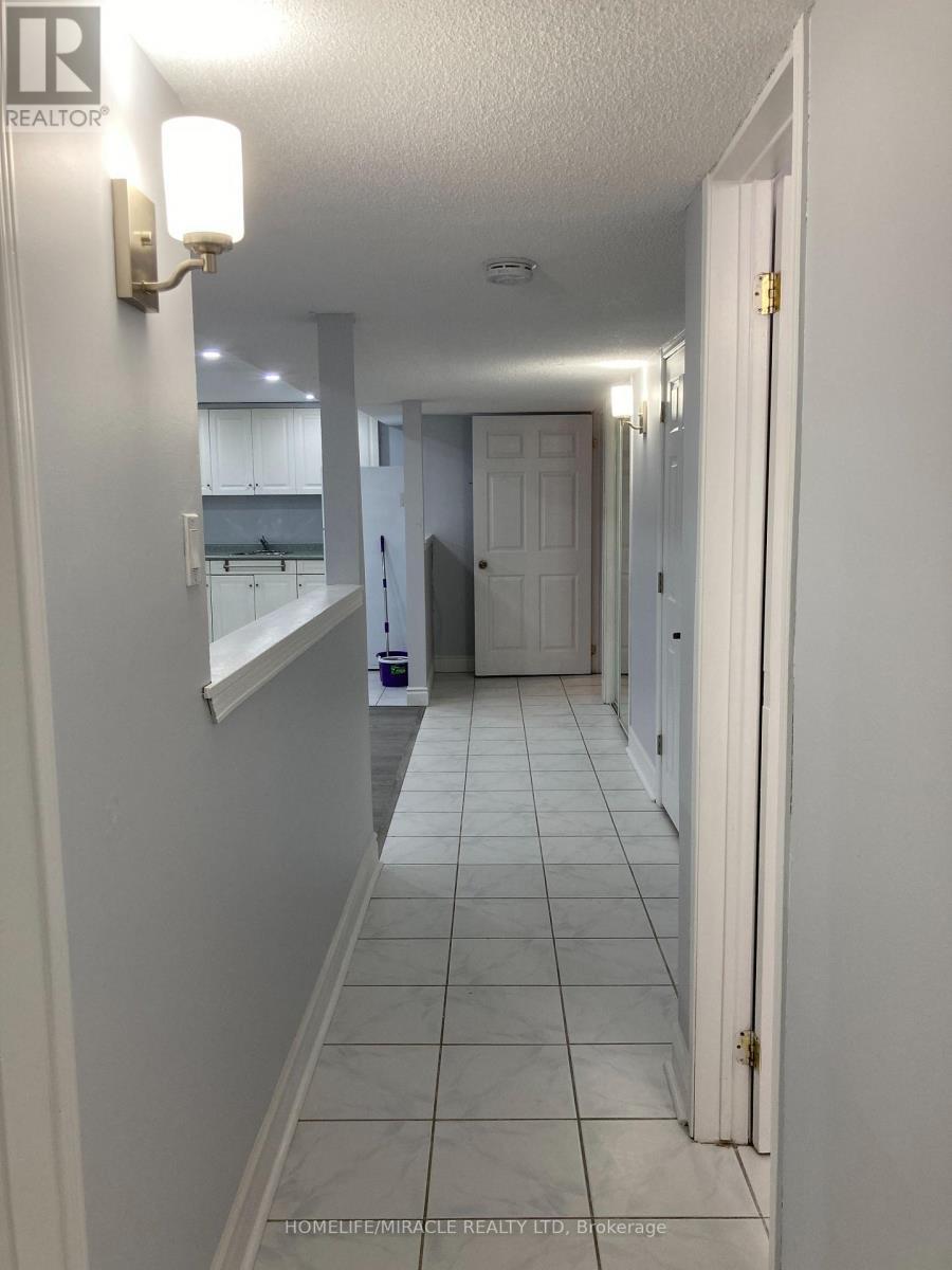 174 Torrance Wood, Brampton, ON - Indoor Photo Showing Other Room