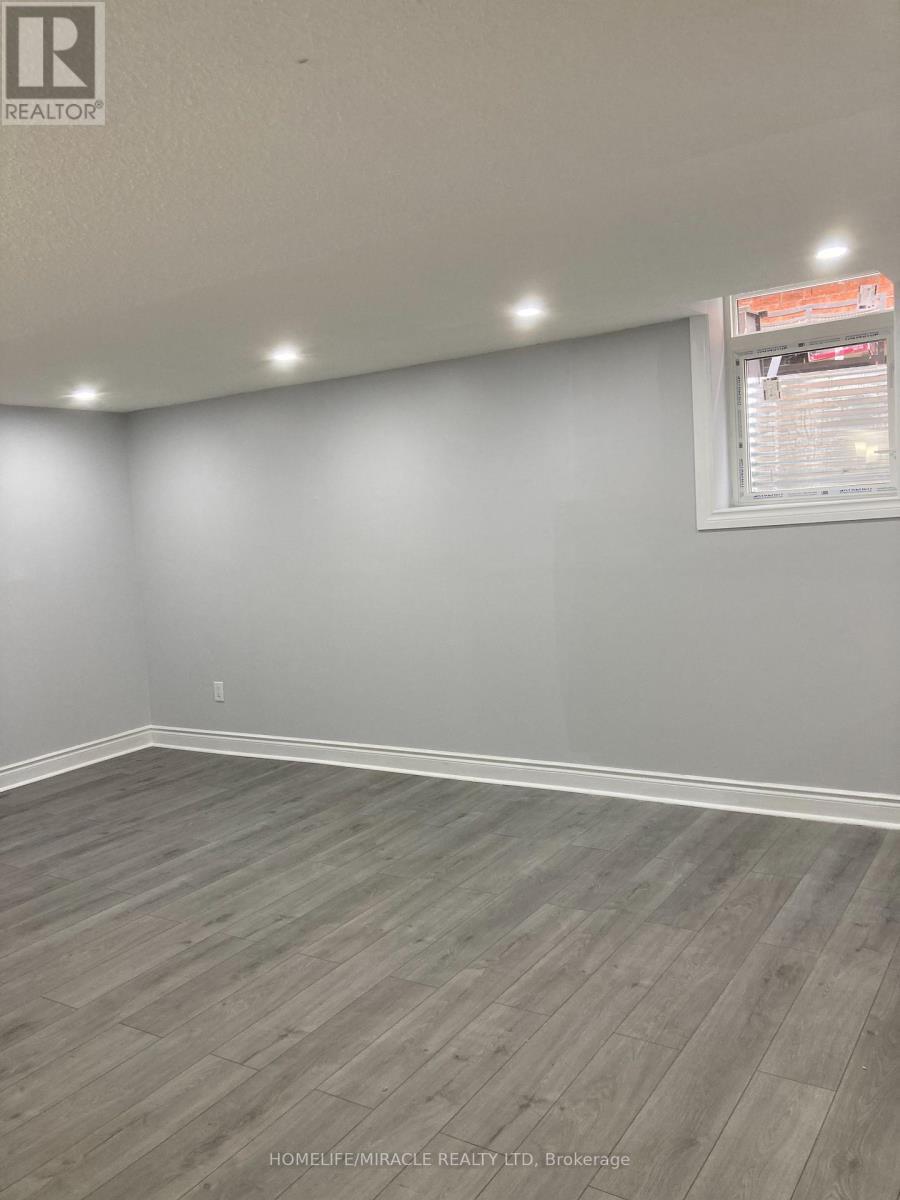 174 Torrance Wood, Brampton, ON - Indoor