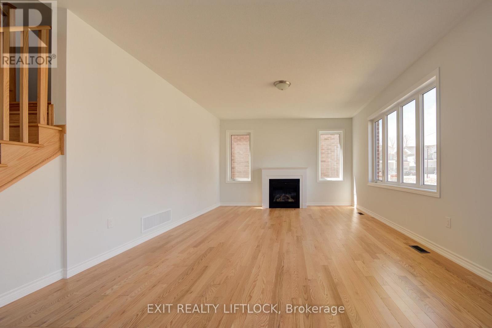 42 Pristine Trail, Cavan Monaghan (Cavan Twp), ON - Indoor With Fireplace