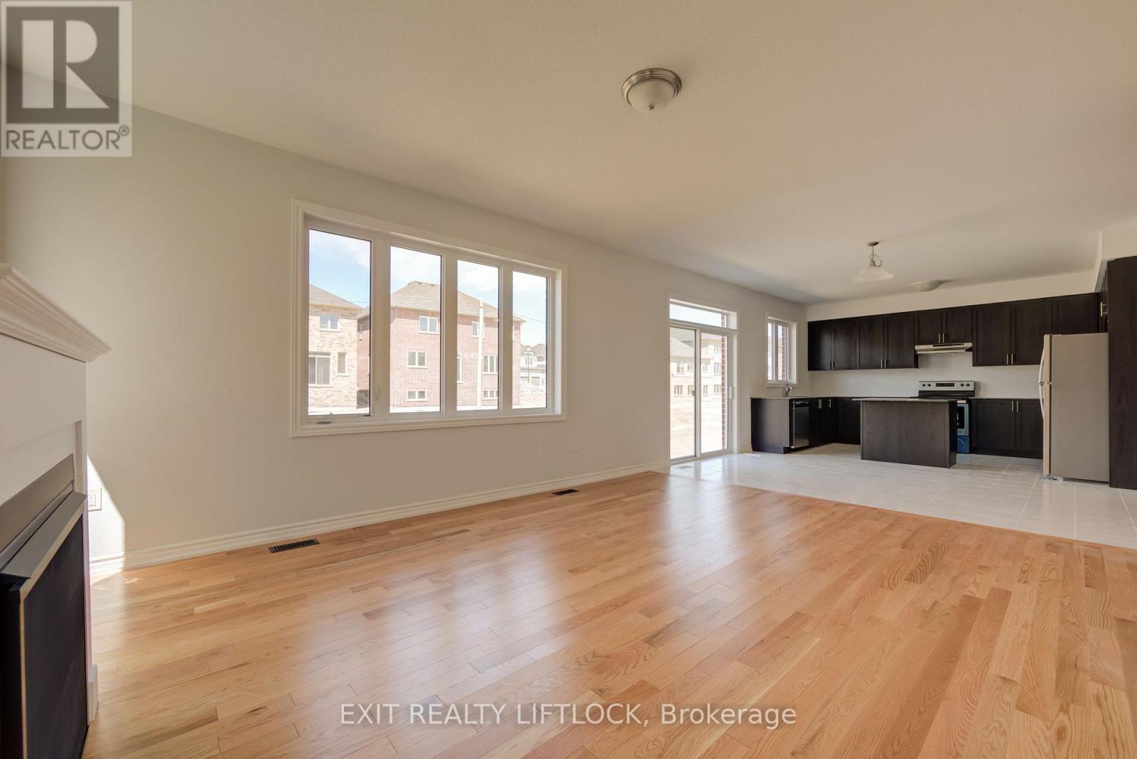 42 Pristine Trail, Cavan Monaghan (Cavan Twp), ON - Indoor With Fireplace