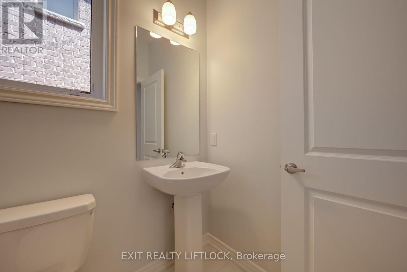42 Pristine Trail, Cavan Monaghan (Cavan Twp), ON - Indoor Photo Showing Bathroom