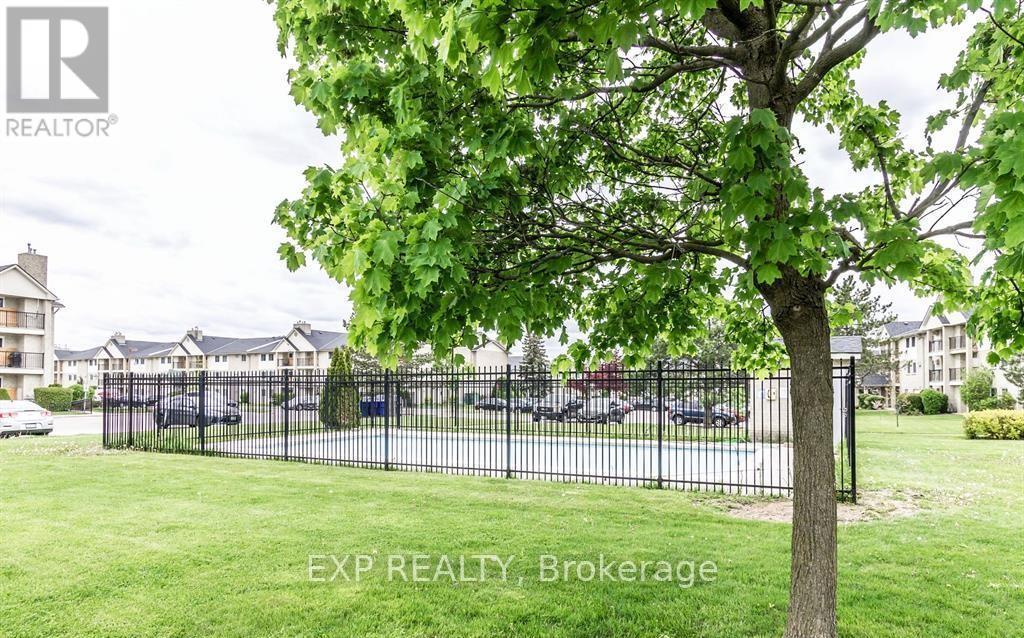 111 - 725 Deveron Crescent N, London South (South T), ON - Outdoor