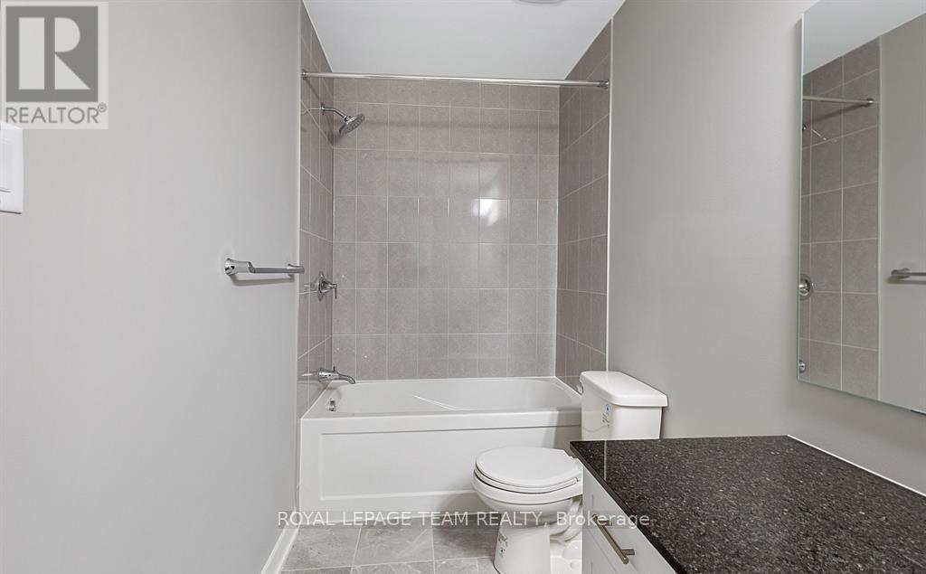622 Mishi Private, Ottawa, ON - Indoor Photo Showing Bathroom