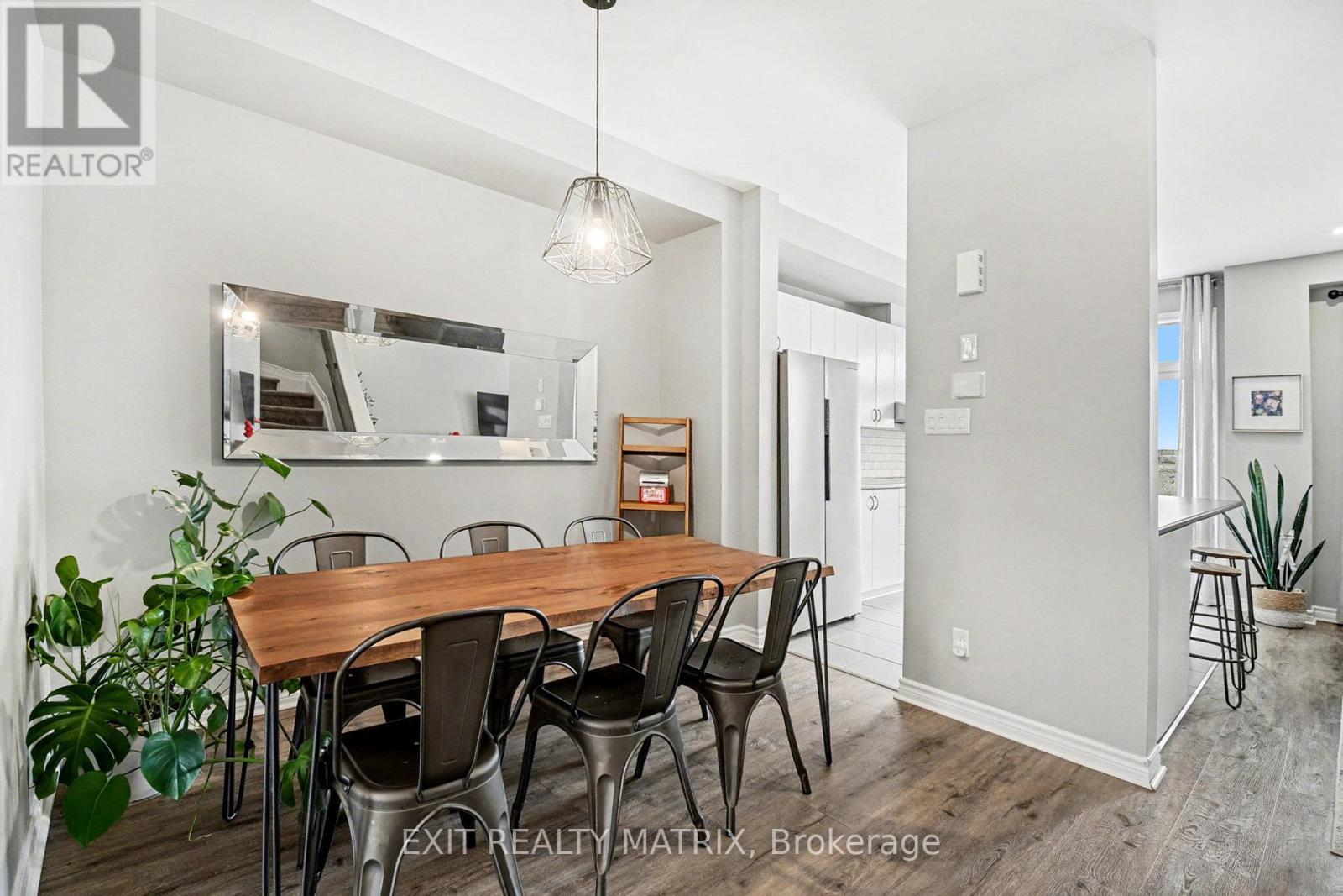 211 Mountain Sorrel Way, Ottawa, ON - Indoor Photo Showing Dining Room