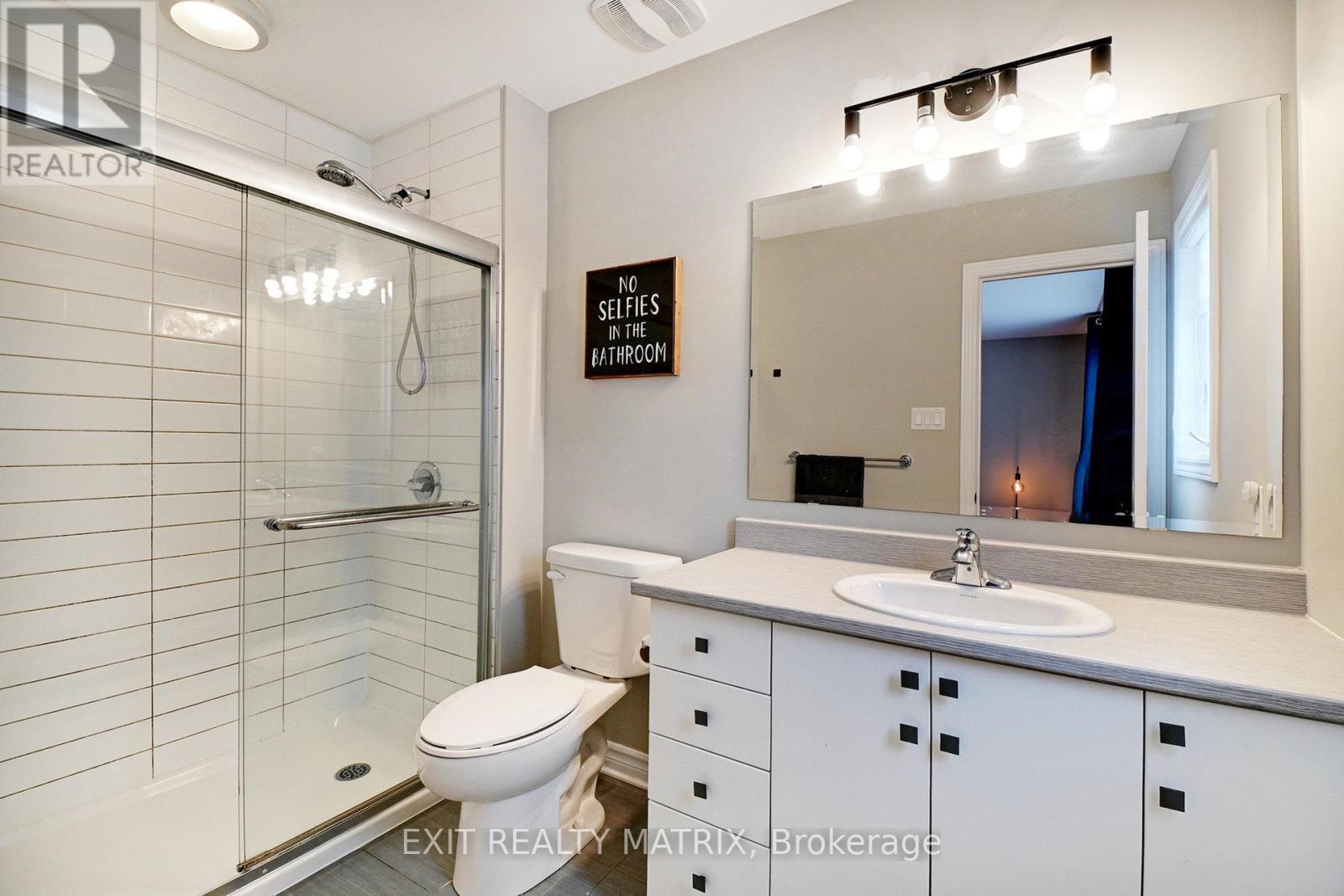 211 Mountain Sorrel Way, Ottawa, ON - Indoor Photo Showing Bathroom