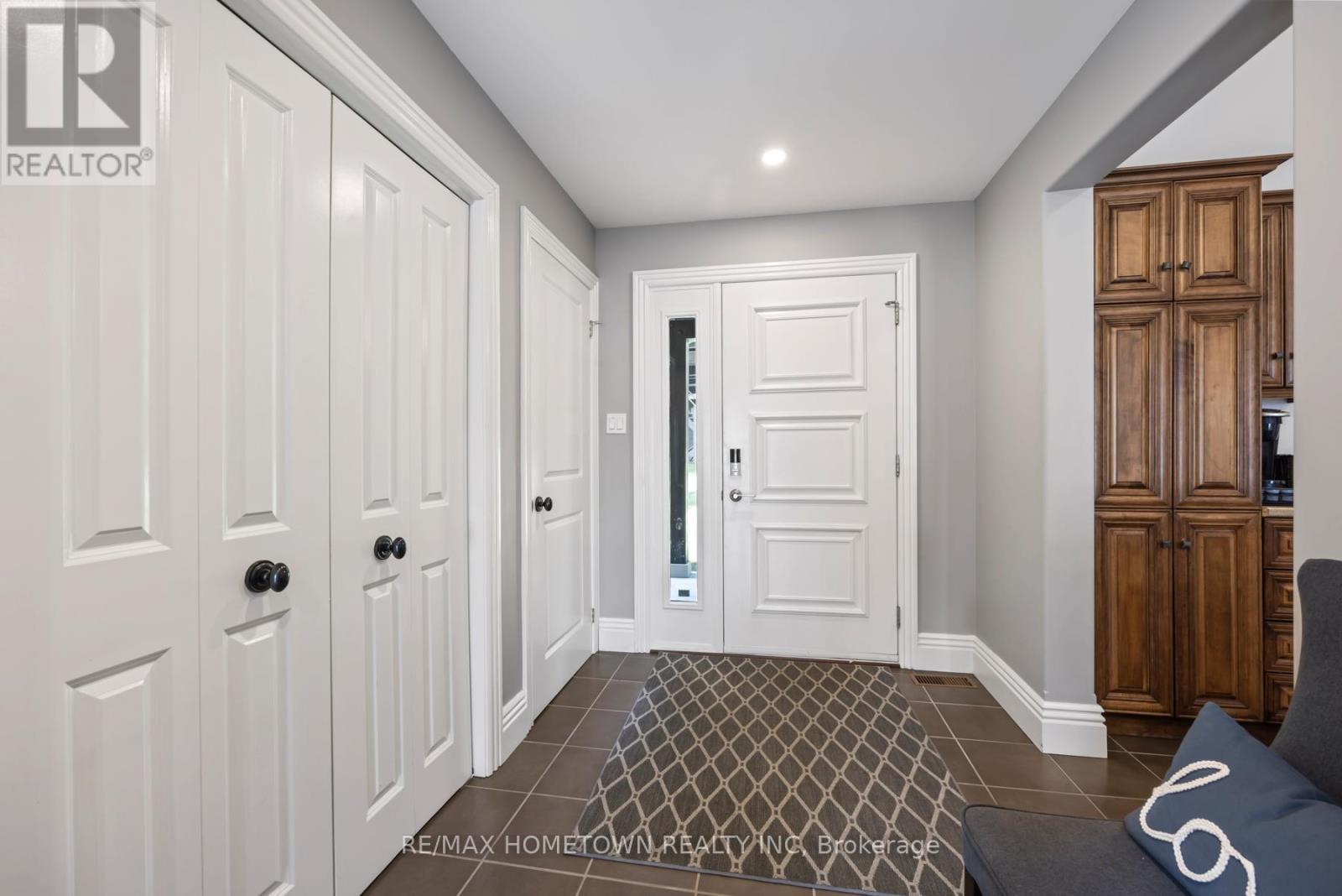 41 Riverview Drive, Leeds And The Thousand Islands, ON - Indoor Photo Showing Other Room